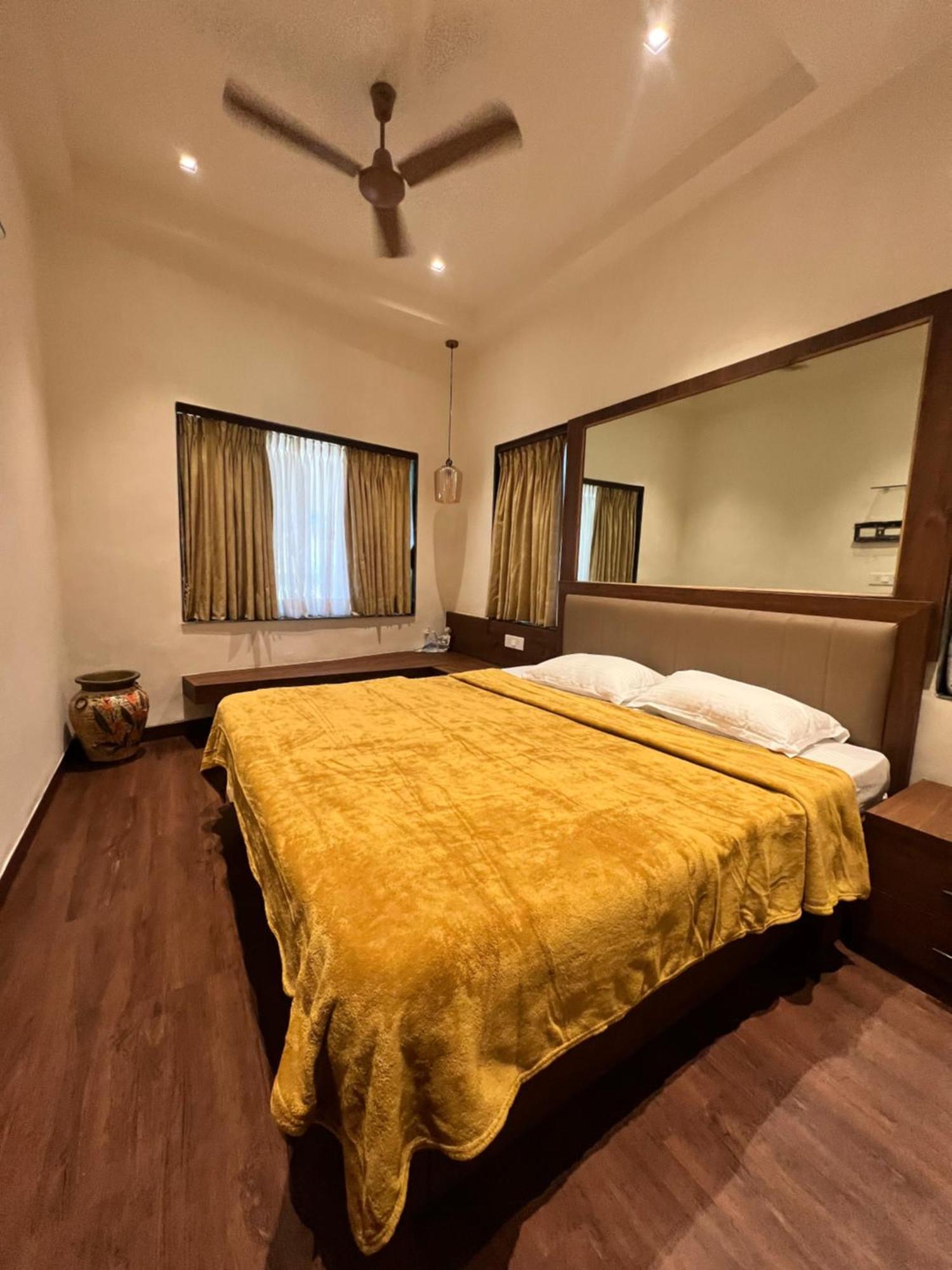 Villa By The Sea Мумбаи Экстерьер фото